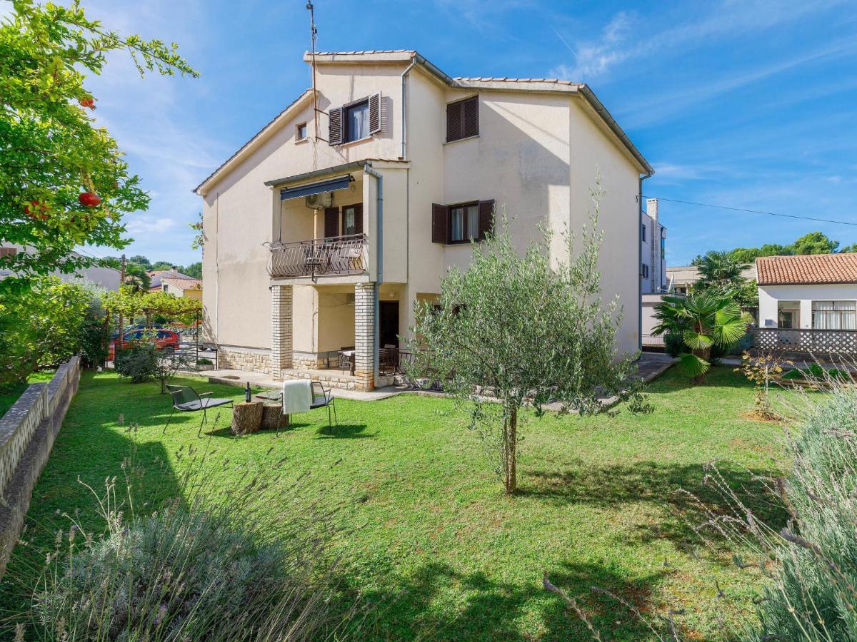 Apartment Zrinka-2 Porec Bagian luar foto