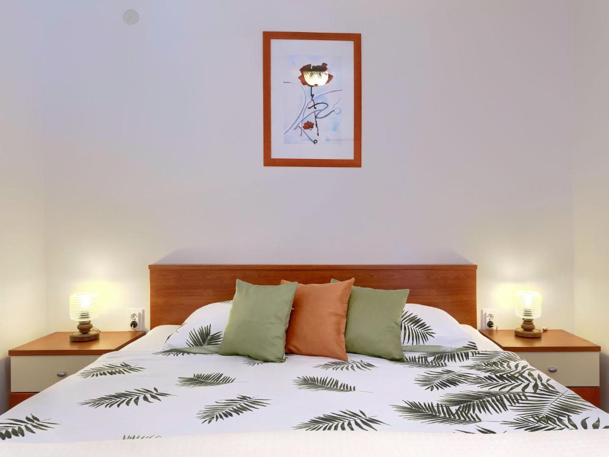 Apartment Zrinka-2 Porec Bagian luar foto