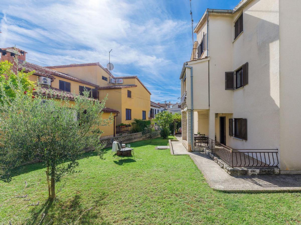 Apartment Zrinka-2 Porec Bagian luar foto