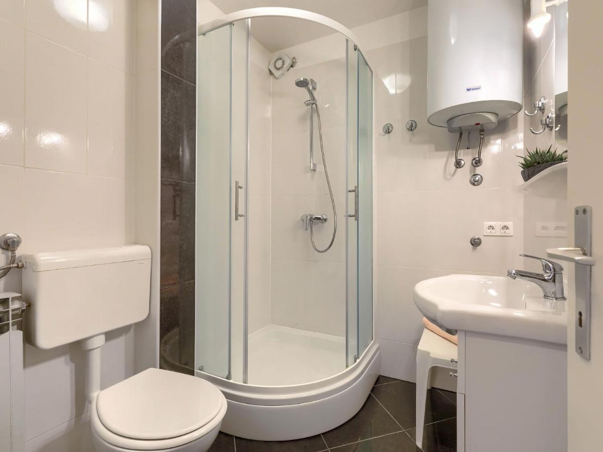 Apartment Zrinka-2 Porec Bagian luar foto
