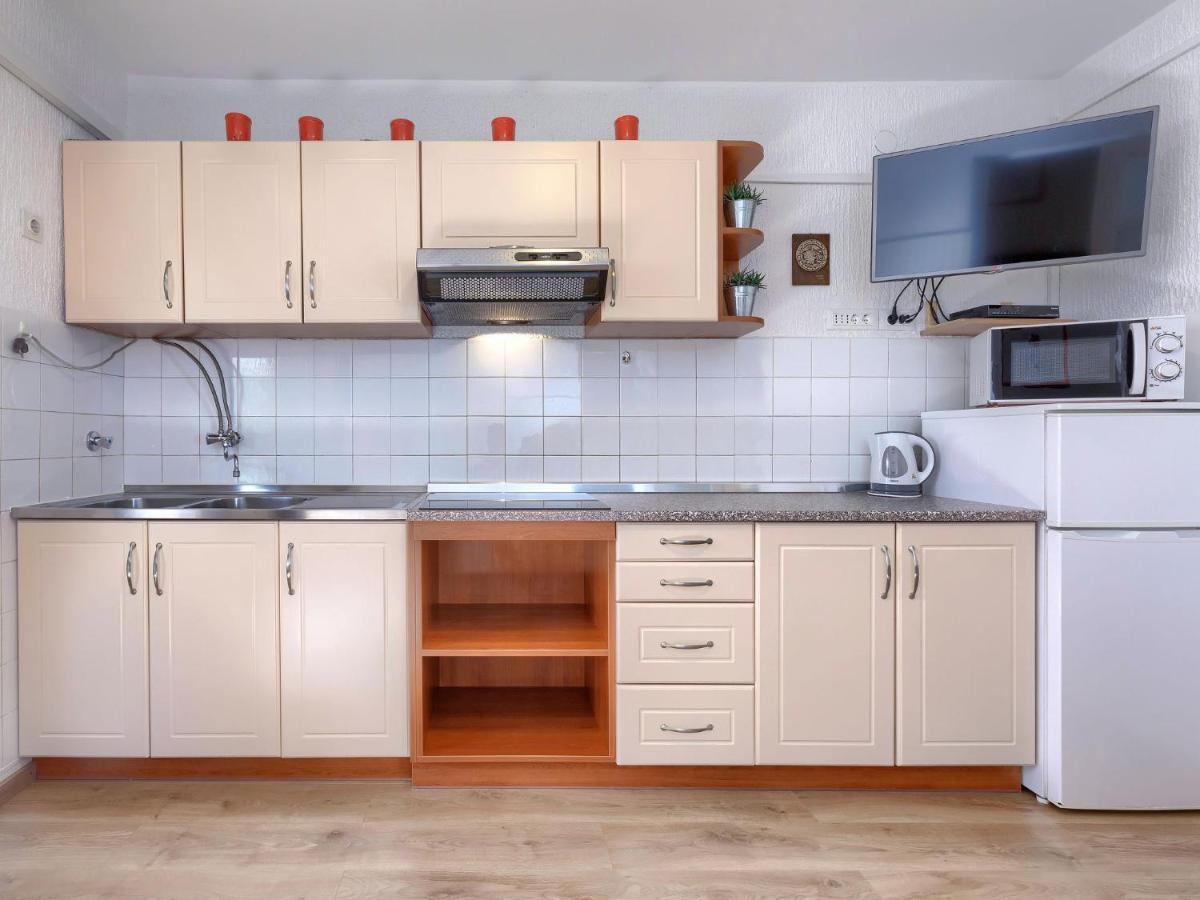 Apartment Zrinka-2 Porec Bagian luar foto
